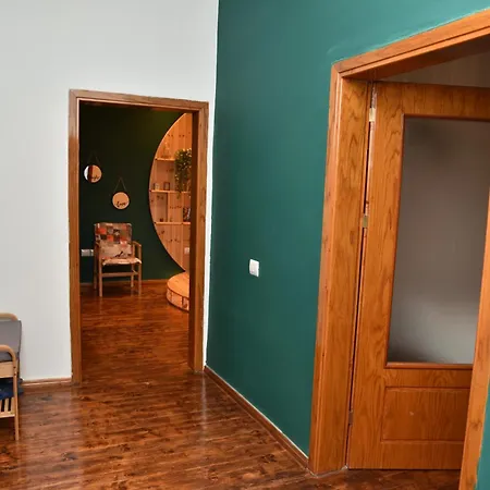 Woodland Apartment *